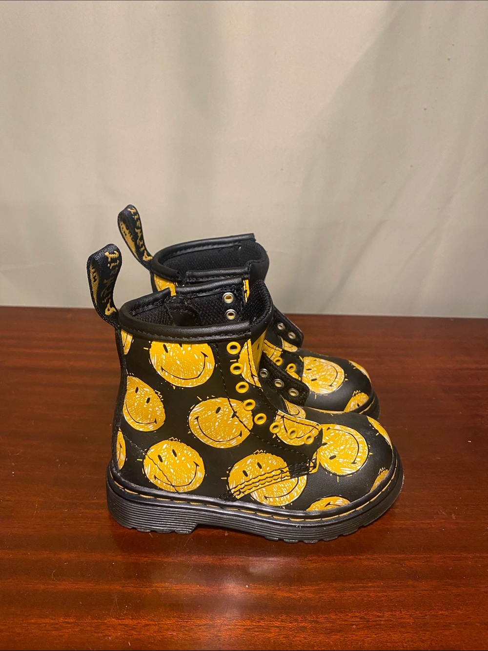 Dr. Martens 1460 x Smiley T 8-Eye Black  Combat Ankle Boots Size 7